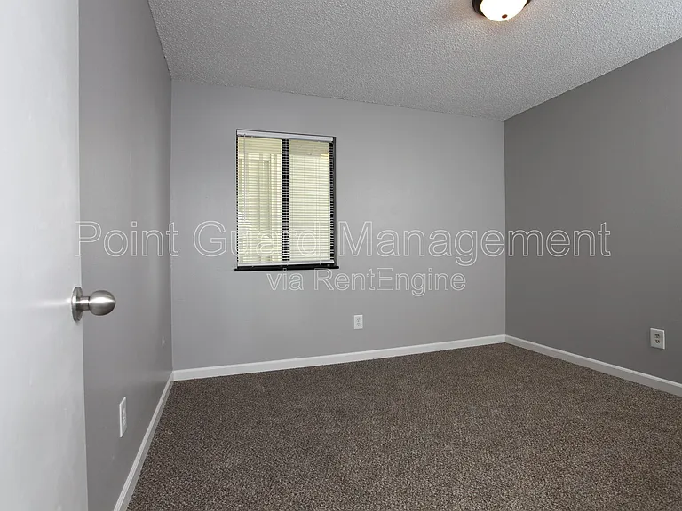 1717 N Vassar Ave — Photo 43