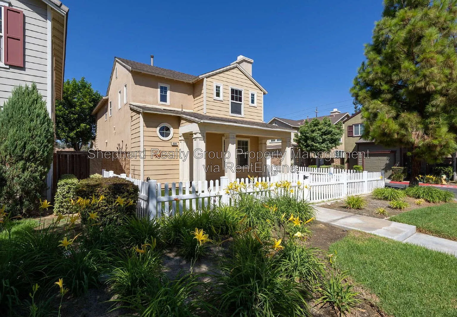 3 bed, 2.5 bath, 1550 sqft, $3,000 — Photo 3