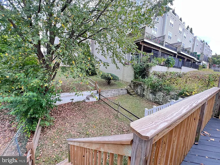 4735 Sheldon St — Photo 35