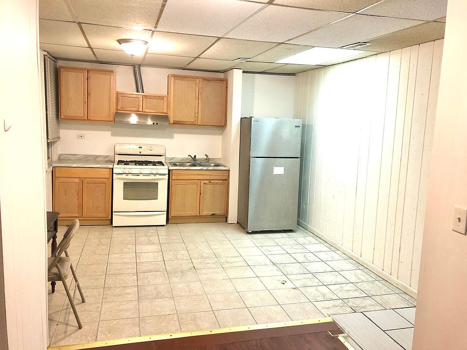 2nd image of 658 W 35th St Floor 2