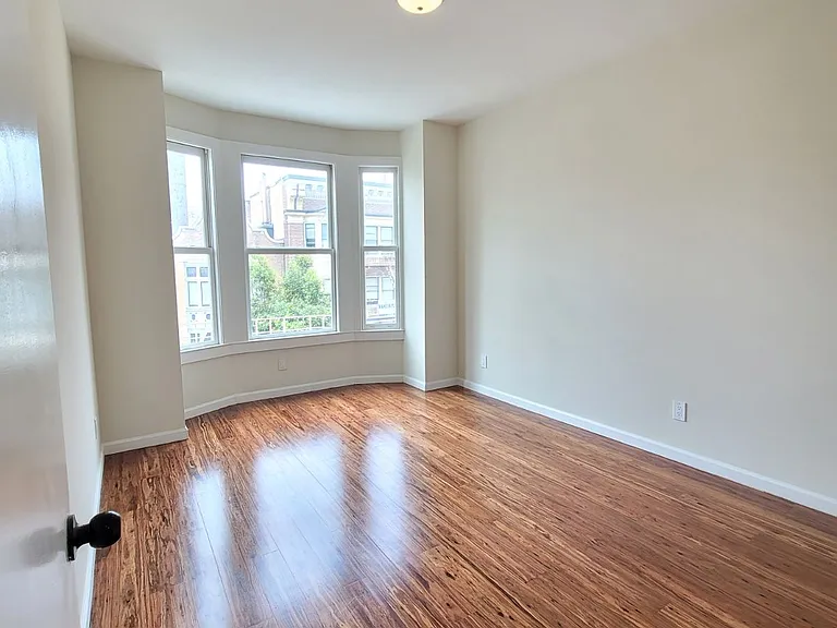 642 Hyde St #5 — Photo 5