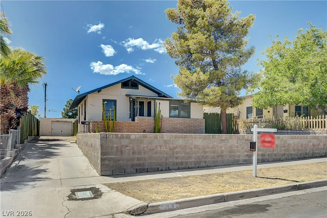 2 bed, 793 sqft, $1,450 — Photo 1