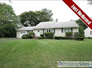 741 Reeder Rd, Paramus, NJ 07652