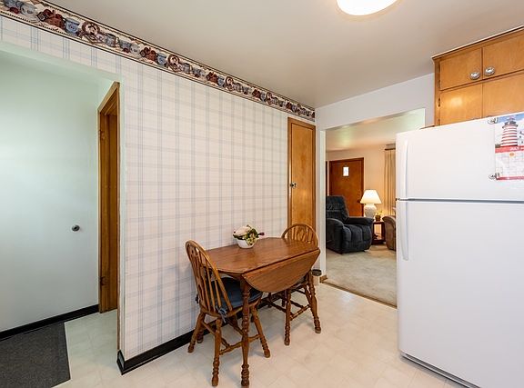 5th image of 642 Geddes Ave