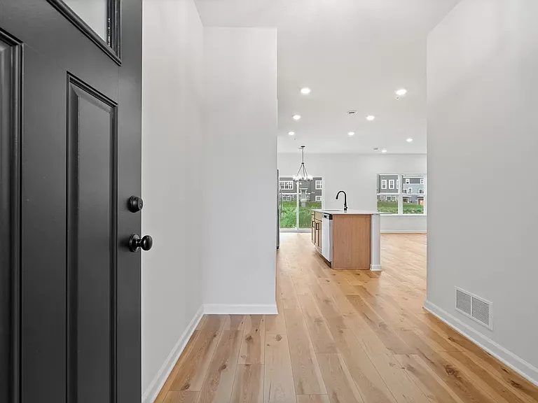 13621 Busch Ln — Photo 4