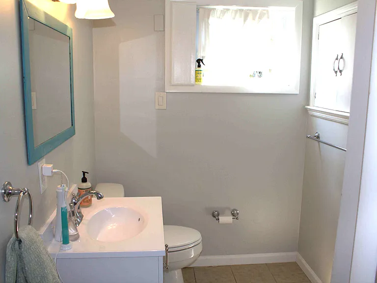 Full Bathroom