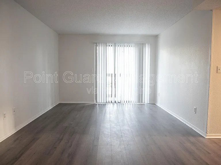 107 W Gold Coast Rd — Photo 25