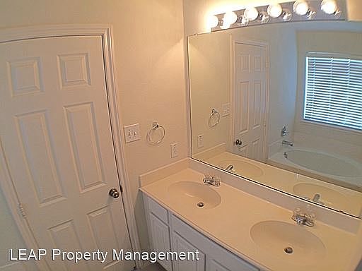 5th image of 2313 Belmont Park Dr