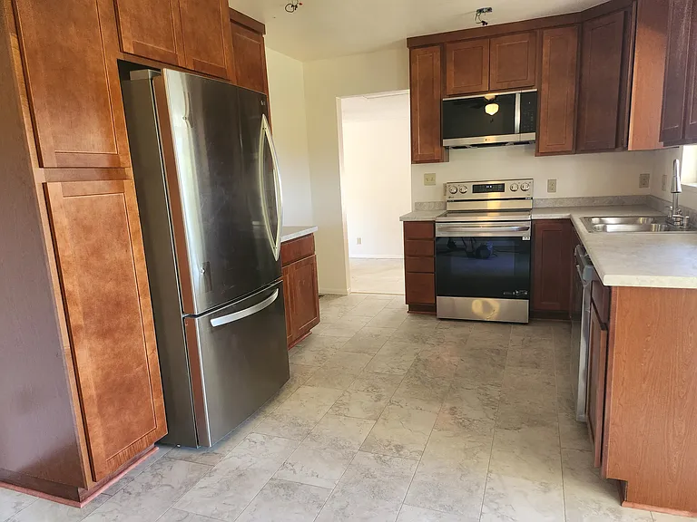 763 Birch Dr — Photo 4
