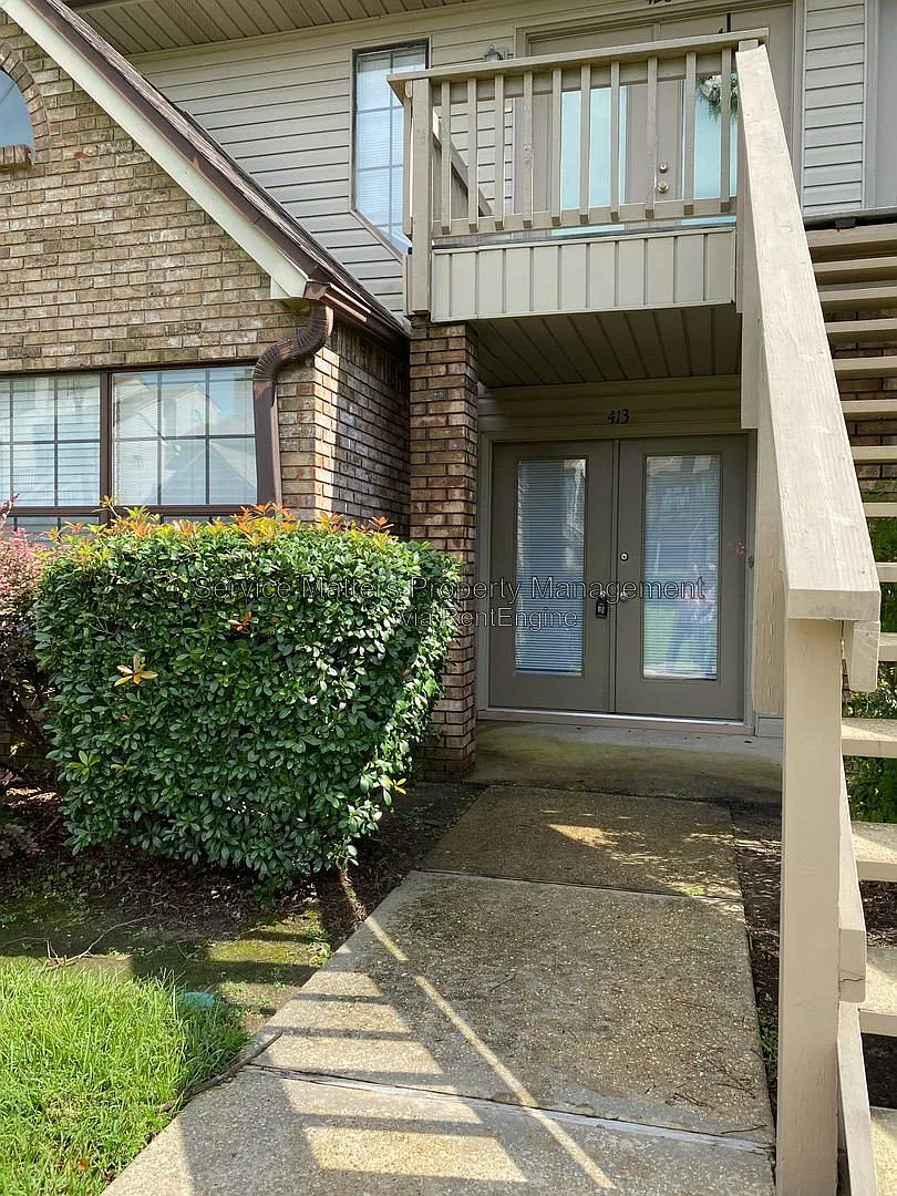 2 bed, 1.0 bath, 902 sqft, $1,395 — Photo 1