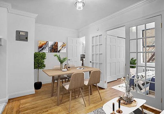 3rd image of 102 W 79th St APT 3E