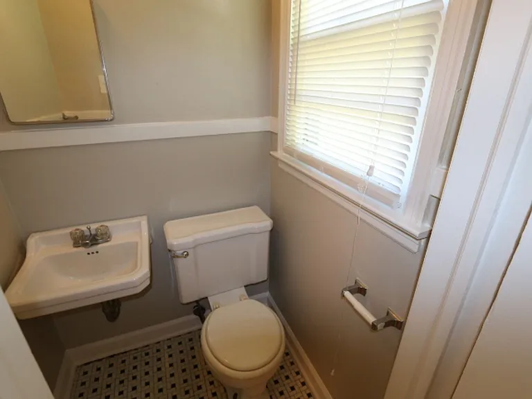 940 Vaughn Rd — Photo 9