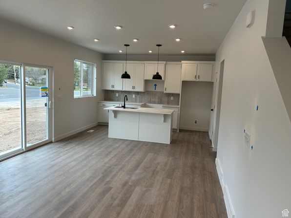 923 W Columbia Ct #103, Riverdale, UT 84405