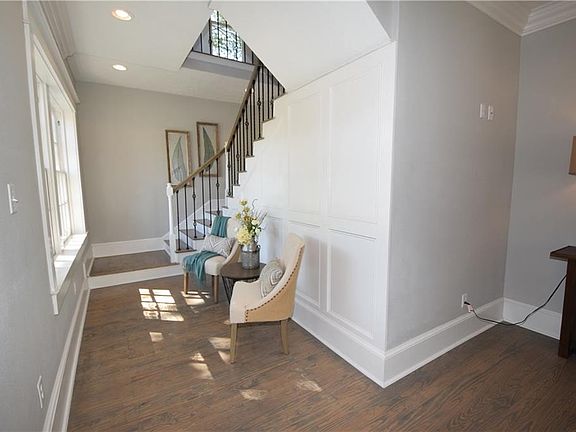 5th image of 619 Drew St