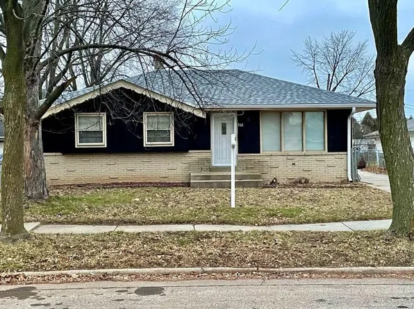 7112 West Cody CIRCLE, Milwaukee, WI 53223