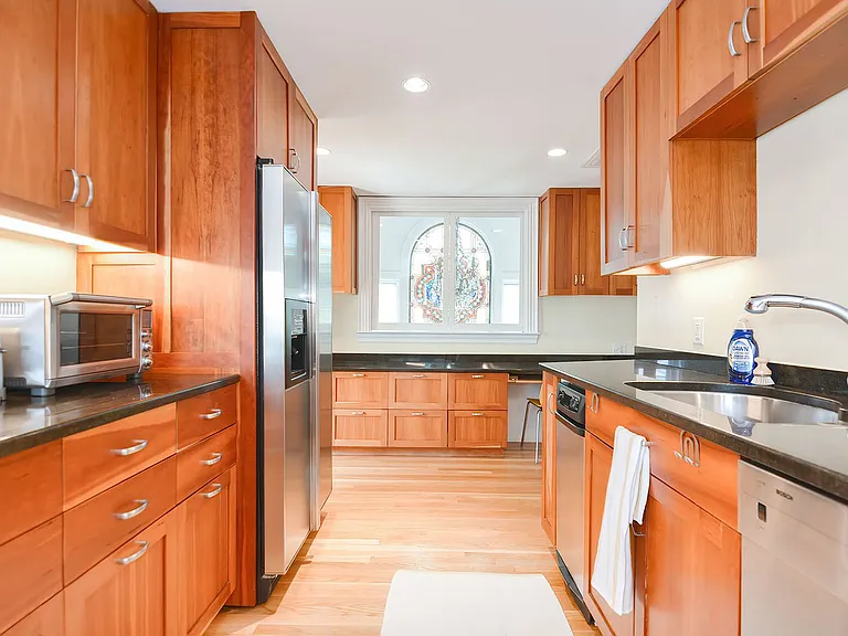 37 Rocky Neck Ave #A — Photo 8