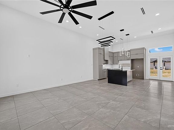 4th image of 312 Merida Dr