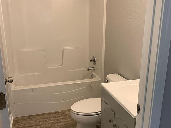 5th image of 148 Arlington Ave