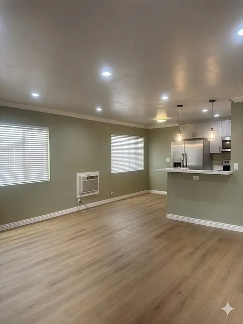 2 bed, 700 sqft, $2,895 — Photo 2