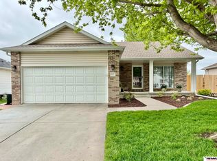 1420 SW 36th St, Lincoln, NE 68522