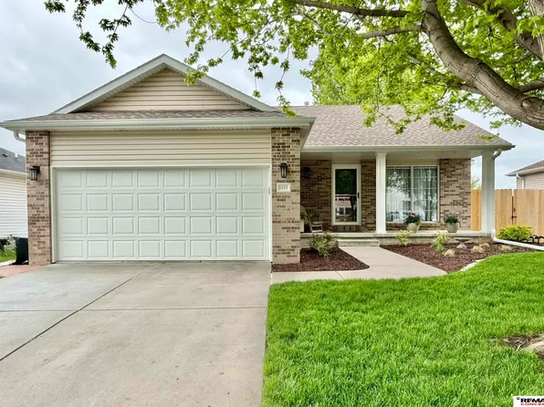 1420 SW 36th St, Lincoln, NE 68522