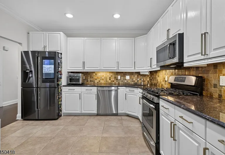 90 Winged Foot Dr — Photo 16