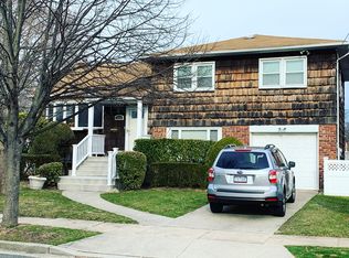 3003 Trinity St, Oceanside, NY 11572