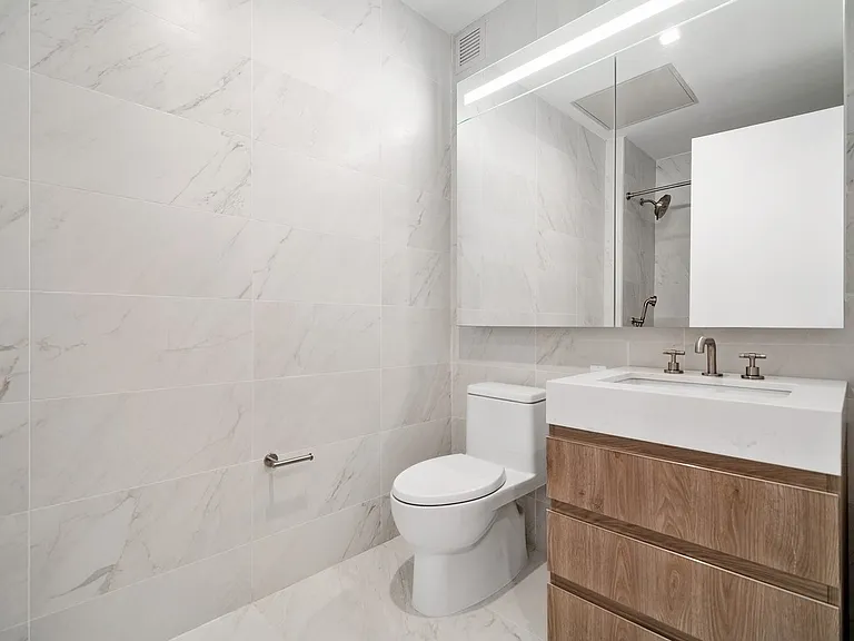 200 E 23rd St #10D — Photo 3