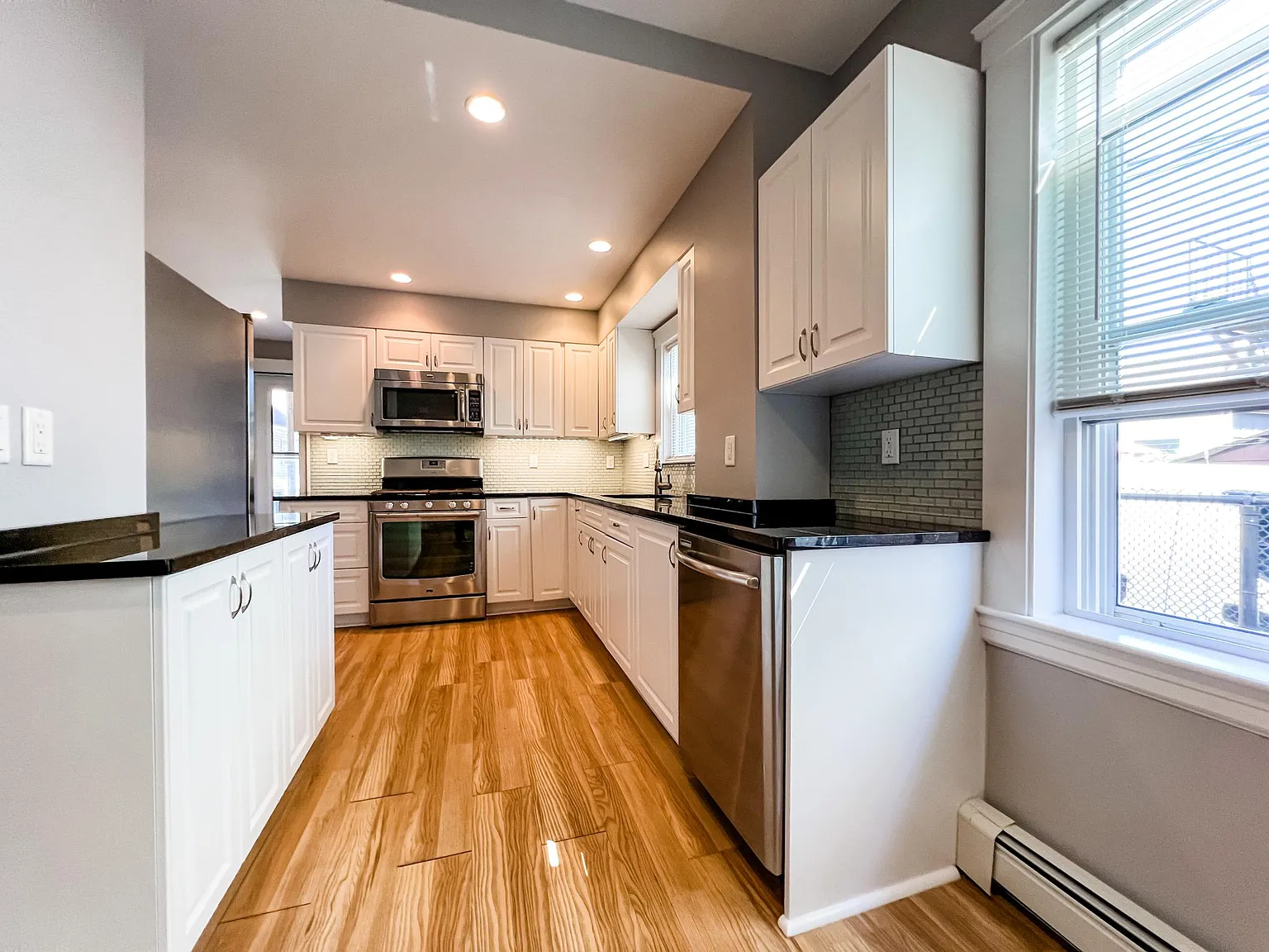 21 Jefferson St — Photo 2