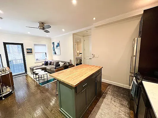 Rented by Avenues Real Estate | media 7