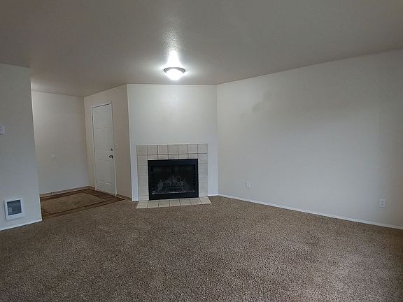 4th image of 504 4th Ave SE #D