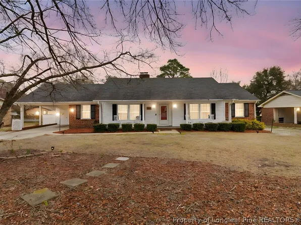 3601 Golfview Rd, Hope Mills, NC 28348