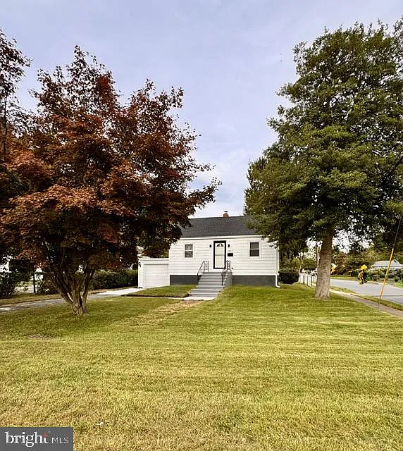 2 bed, 1.0 bath, 770 sqft, $2,400 — Photo 2