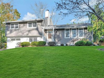 8 Falcon Place, Halesite, NY, 11743