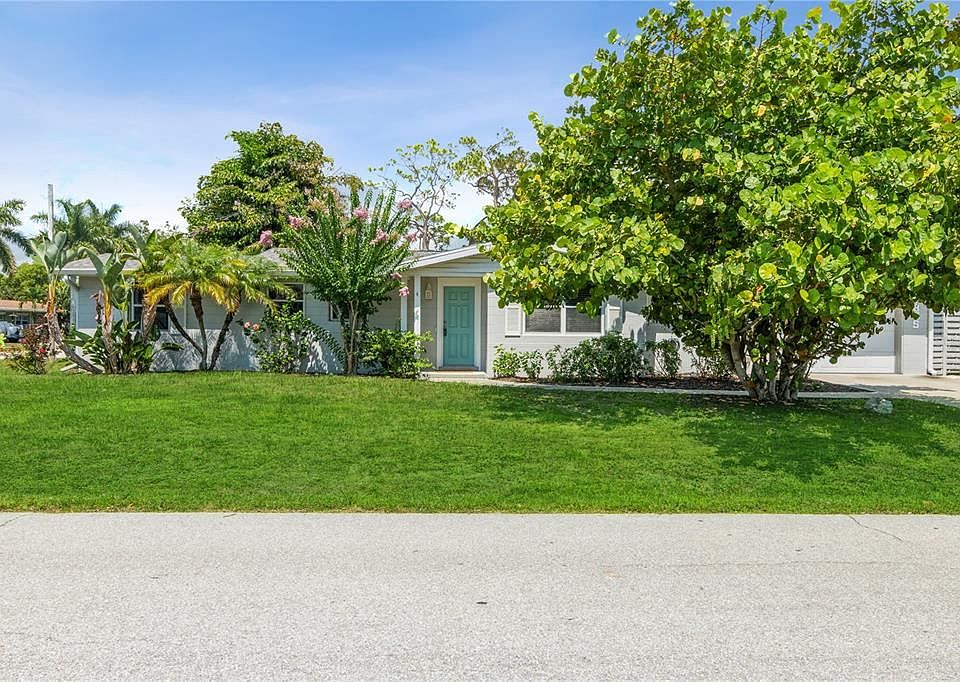 1st image of 4855 Las Lomas Dr