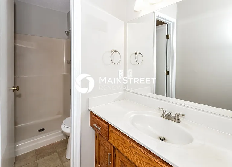 404 NE Station Dr — Photo 14