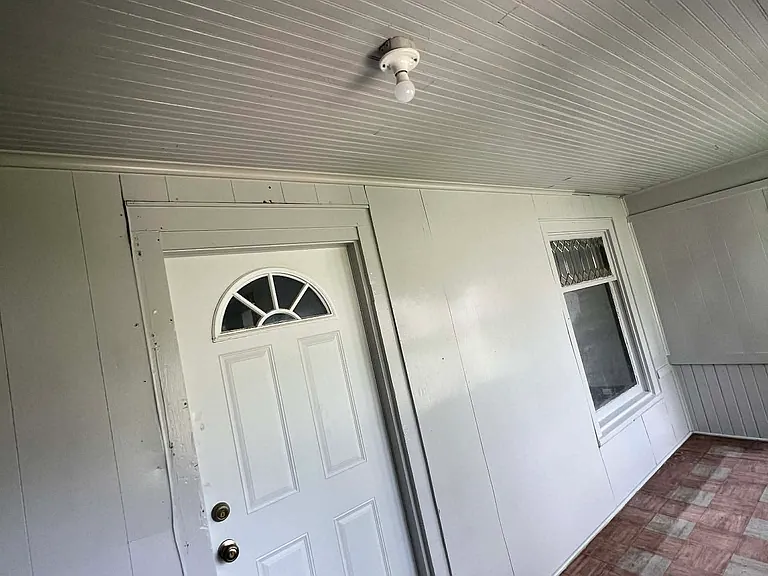 1612 Clifton Ave — Photo 15