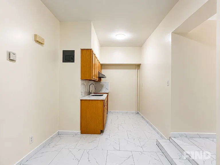 418 Grand St #1R — Photo 5