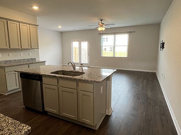 3rd image of 5441 Thrasher Ln #1