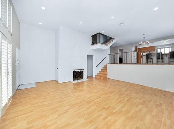 2nd image of 5229 Balboa Blvd Unit 39