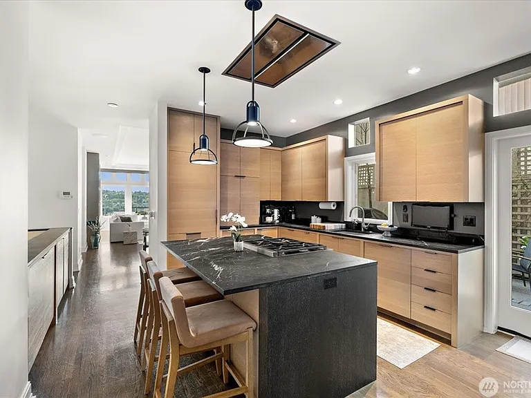 1958 Harvard Ave E #201 — Photo 10