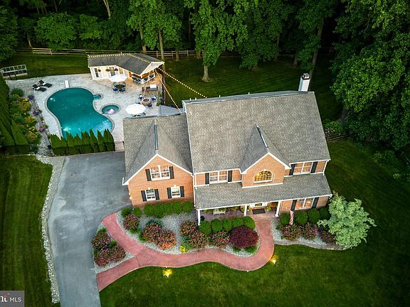 2nd image of 965 Burdette Dr