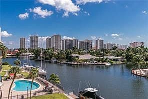 5th image of 301 Golden Isles Drive #510