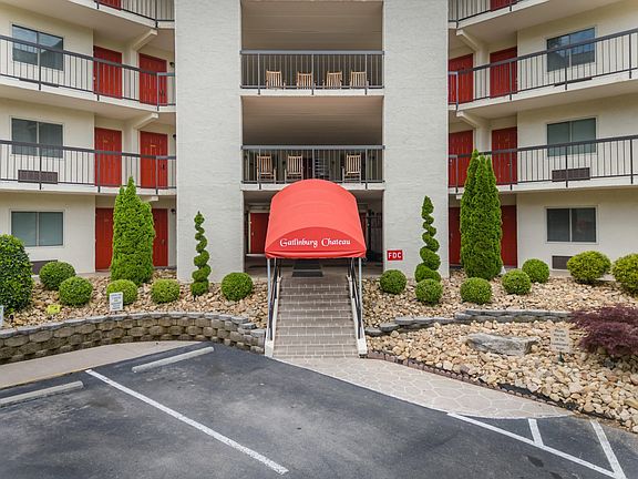 3rd image of 102 Baskins Creek Byp Unit 107