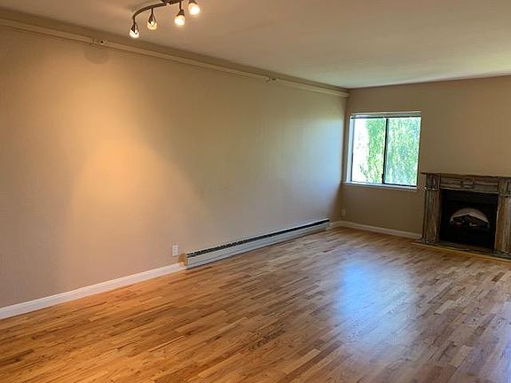 5th image of 320 Peninsula Ave APT 103