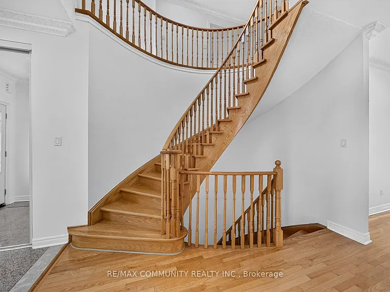 29 River Forest St W — Photo 8