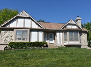 11574 S Burch Cir, Olathe, KS 66061