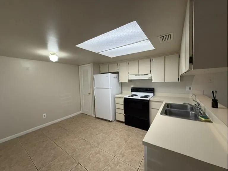 291 Ruskin St — Photo 4
