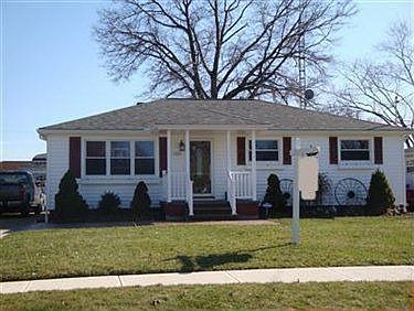 1st image of 1221 W 28th St