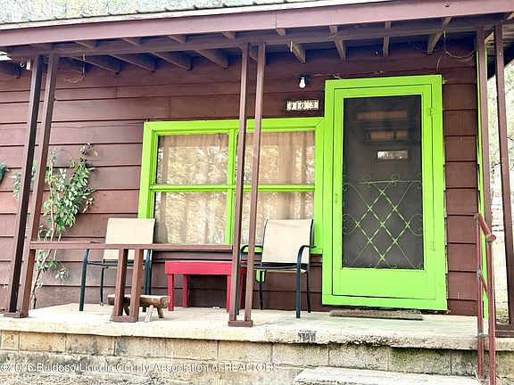 5th image of 403 Grove Dr